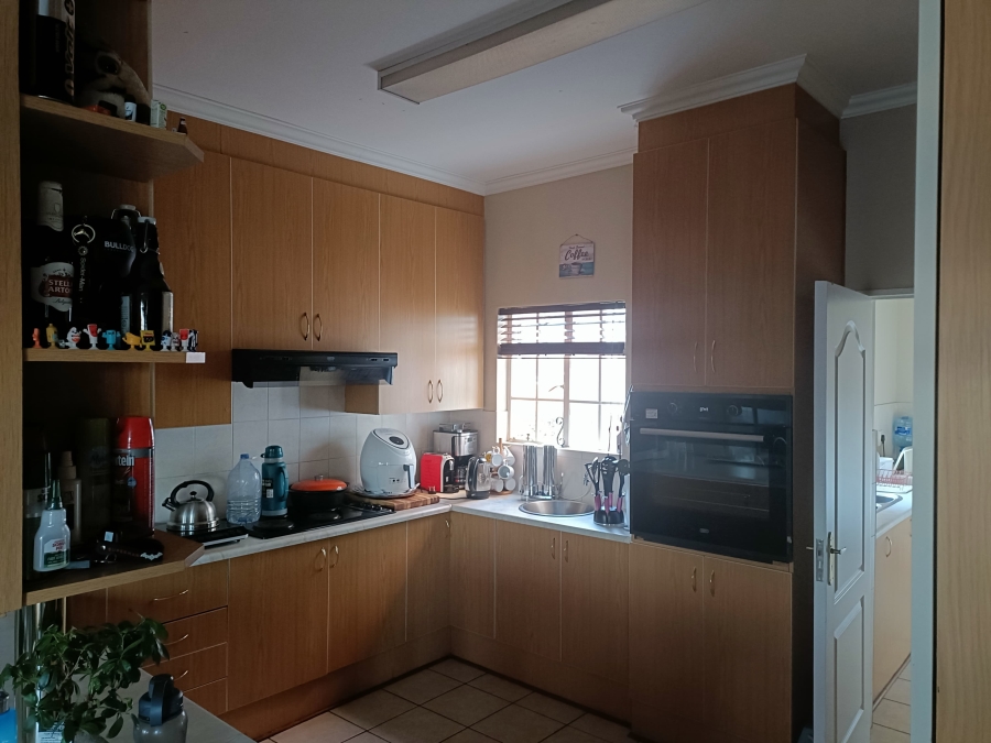 To Let 3 Bedroom Property for Rent in Pentagon Park Free State